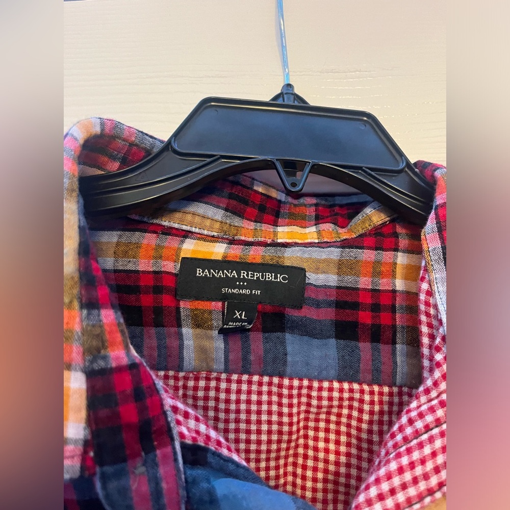 Banana Republic Men's Button Down Plaid Shirt - Picture 3 of 6